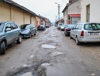 Trei străzi din oraş vor vedea asfaltul pentru prima oară